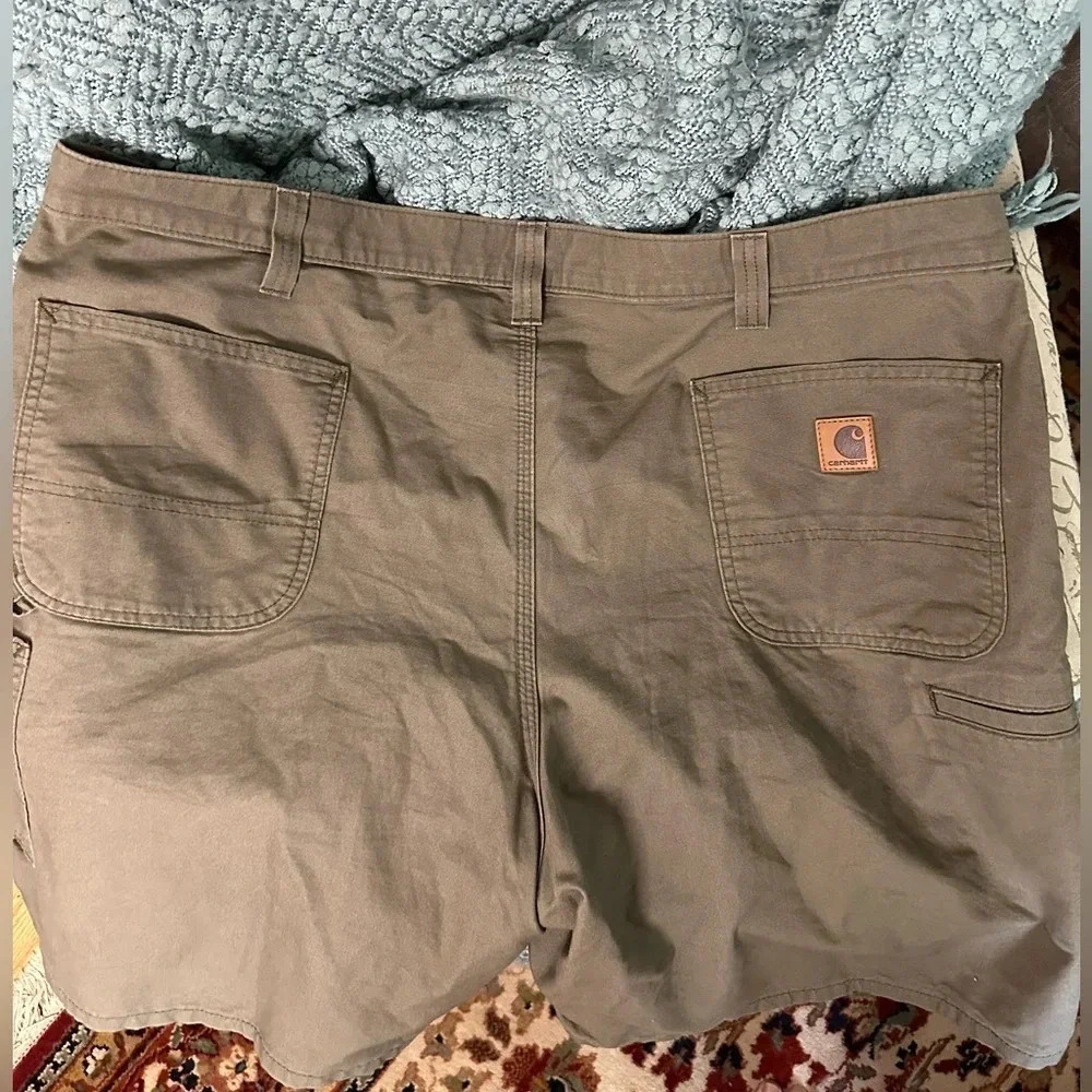 Carhartt original fit size 42 waist cargo shorts light brown color - Picture 2 of 3